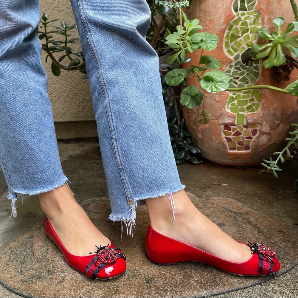 Dark red Gucci patent leather flats with sparkly ladybug 🐞 in the box - Picture 8 of 15